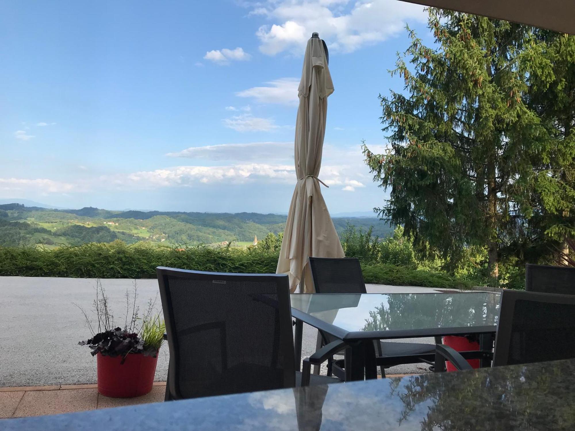 Morning Coffee W A View :) Appartement Podčetrtek Buitenkant foto